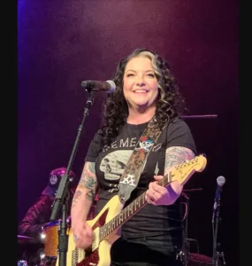 Ashley McBryde Net Worth 