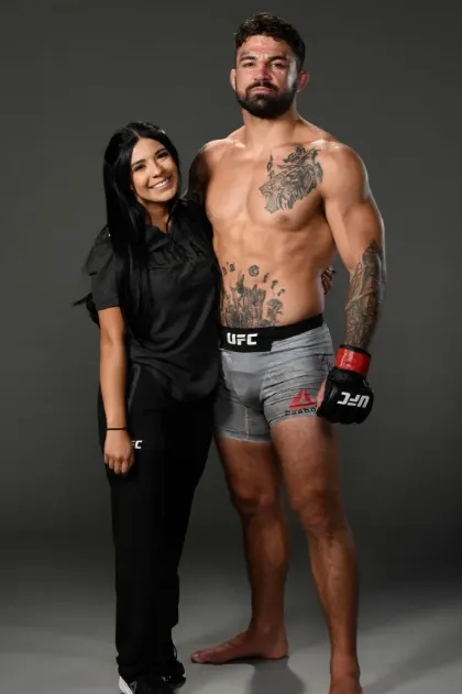 Mike Perry Wife, Age, Height, Weight, Net Worth, Career, And More